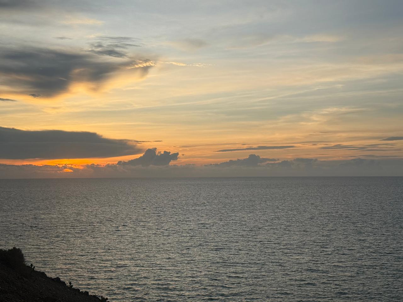 Atardecer sobre el mar en La Guajira